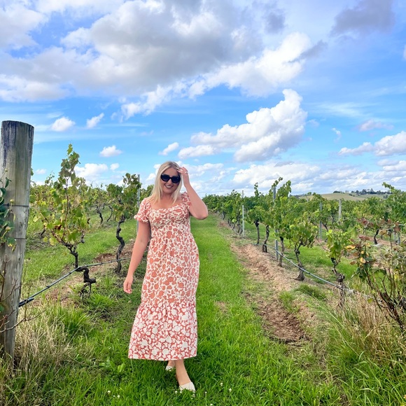 Meet your Posher, Claudia - Picture 5 of 5